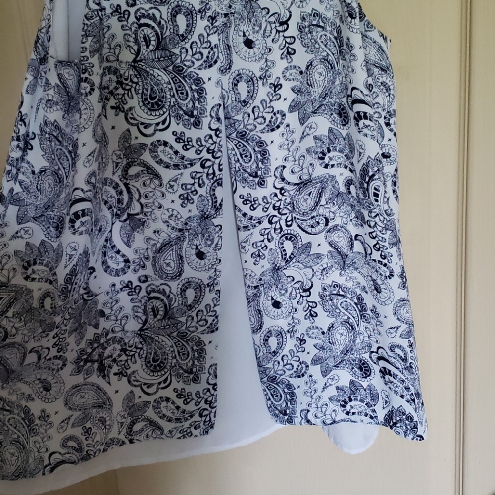 Paisley Tank - Picture 3 of 3